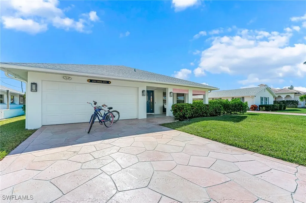 690 100th Avenue N Naples FL 34108
