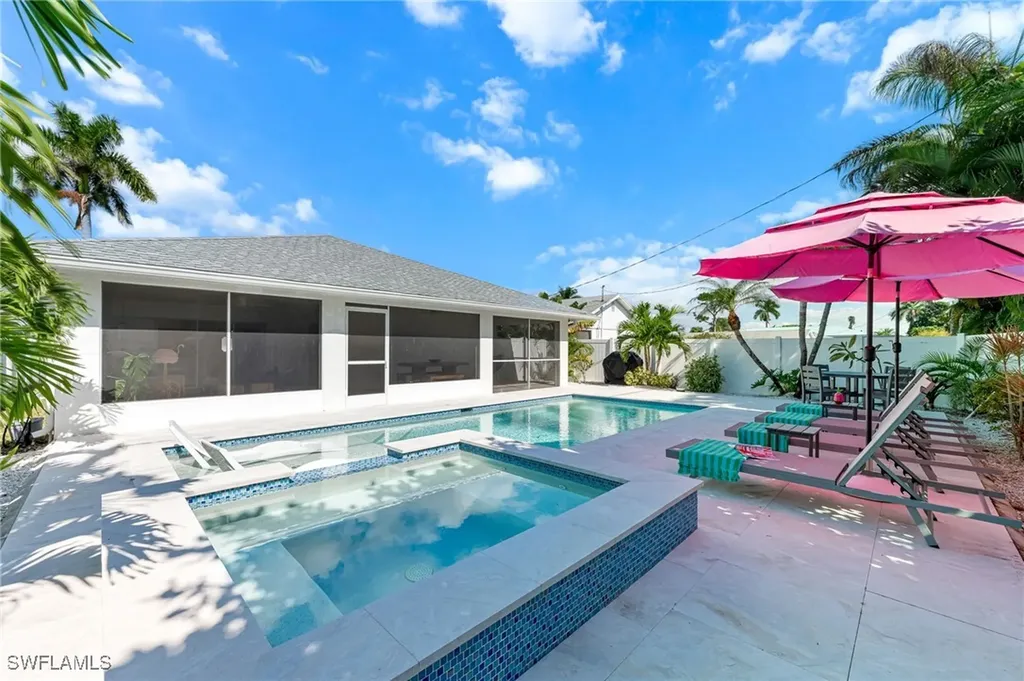 690 100th Avenue N Naples FL 34108