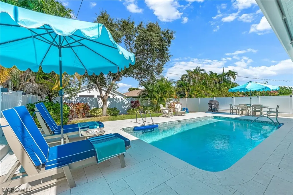 575 101st Avenue N Naples FL 34108