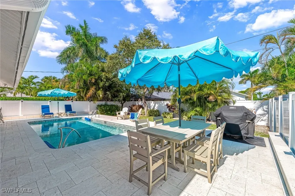 575 101st Avenue N Naples FL 34108