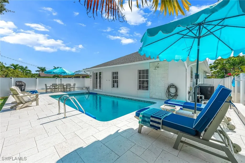 575 101st Avenue N Naples FL 34108