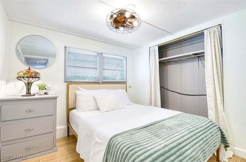 9 Sonderhen Circle Naples FL 34114