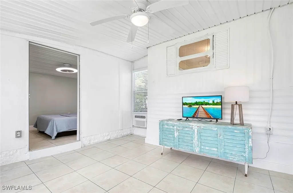 9 Sonderhen Circle Naples FL 34114