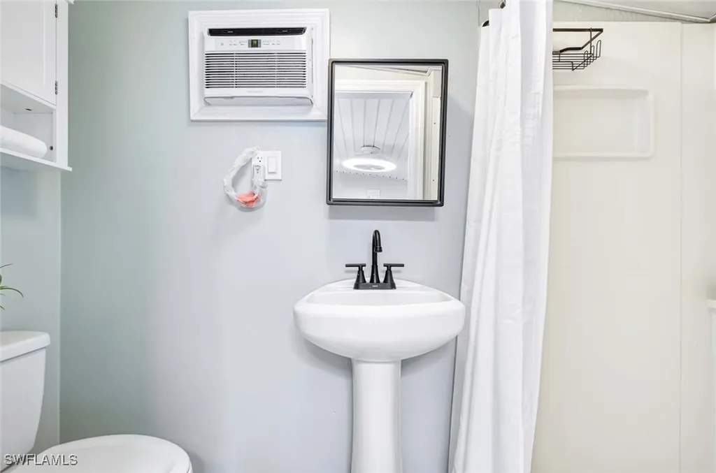 9 Sonderhen Circle Naples FL 34114