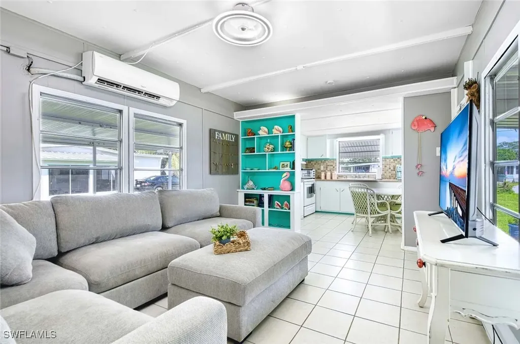 9 Sonderhen Circle Naples FL 34114