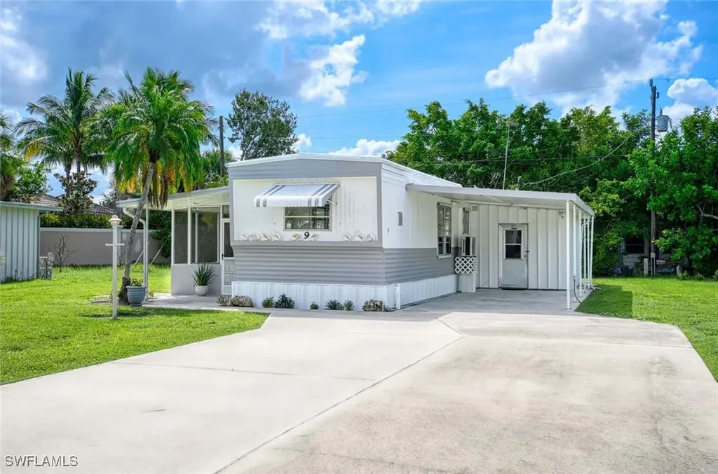 9 Sonderhen Circle Naples FL 34114
