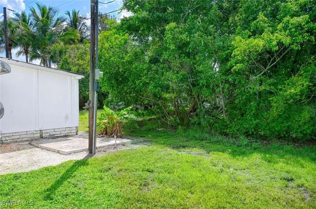 9 Sonderhen Circle Naples FL 34114