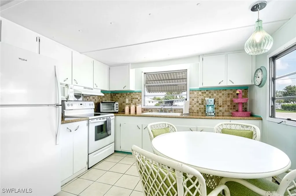 9 Sonderhen Circle Naples FL 34114