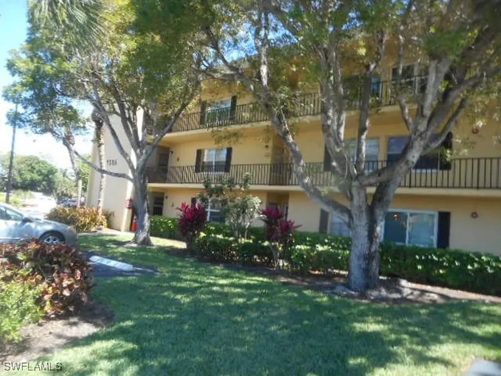 1086 Forest Lakes Drive Naples FL 34105