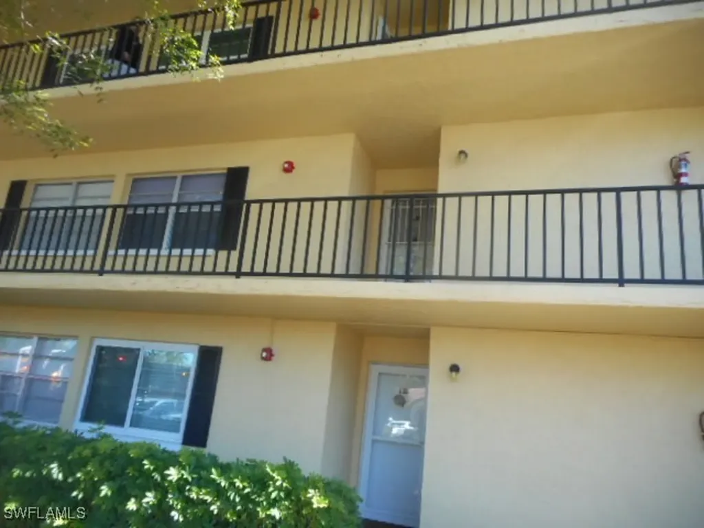 1086 Forest Lakes Drive Naples FL 34105