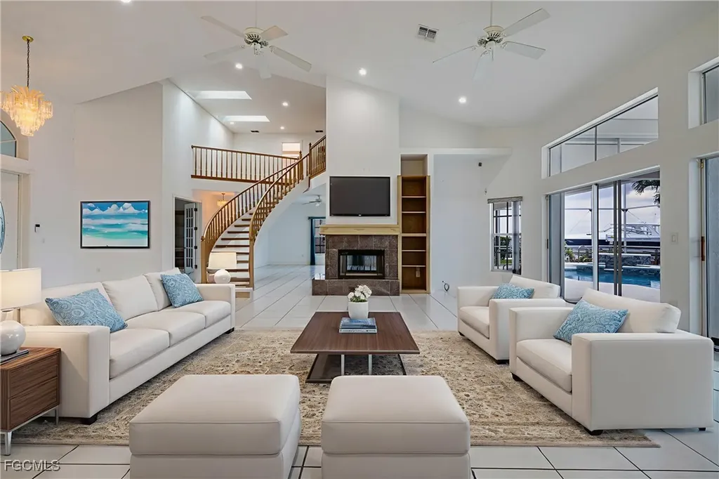 2428 SE 28th Street Cape Coral FL 33904