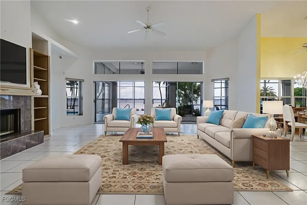 2428 SE 28th Street Cape Coral FL 33904