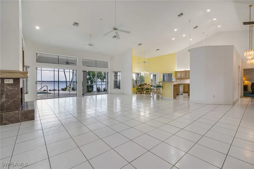 2428 SE 28th Street Cape Coral FL 33904