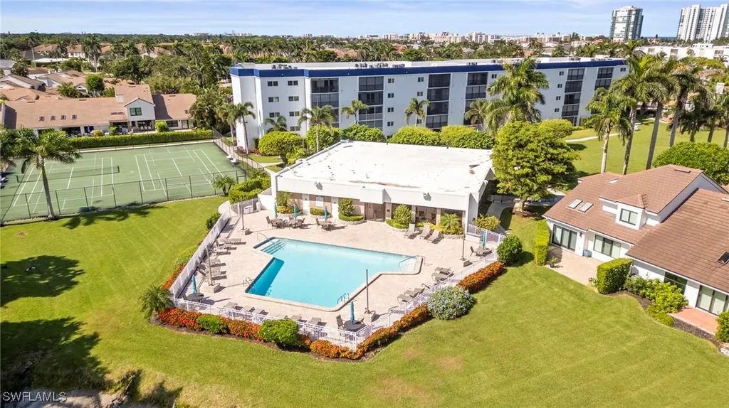 555 Park Shore Drive Naples FL 34103