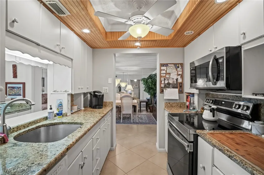 555 Park Shore Drive Naples FL 34103