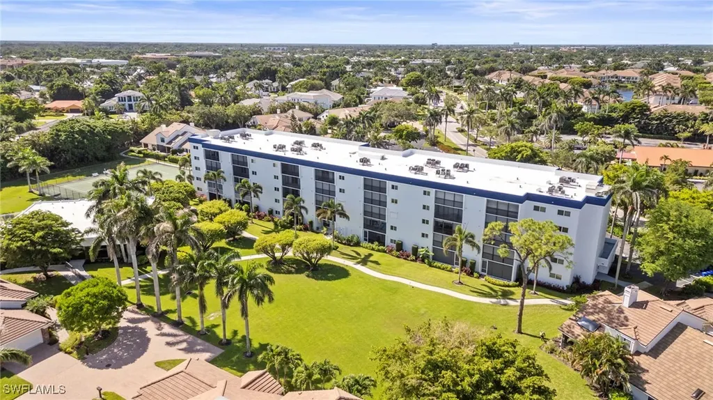 555 Park Shore Drive Naples FL 34103