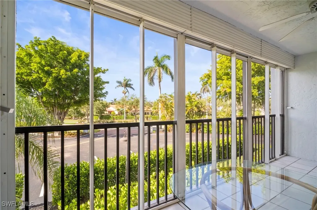 555 Park Shore Drive Naples FL 34103