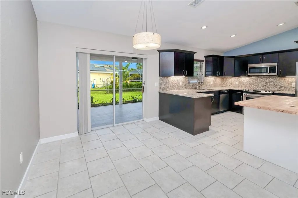 9155 Aster Road Fort Myers FL 33967