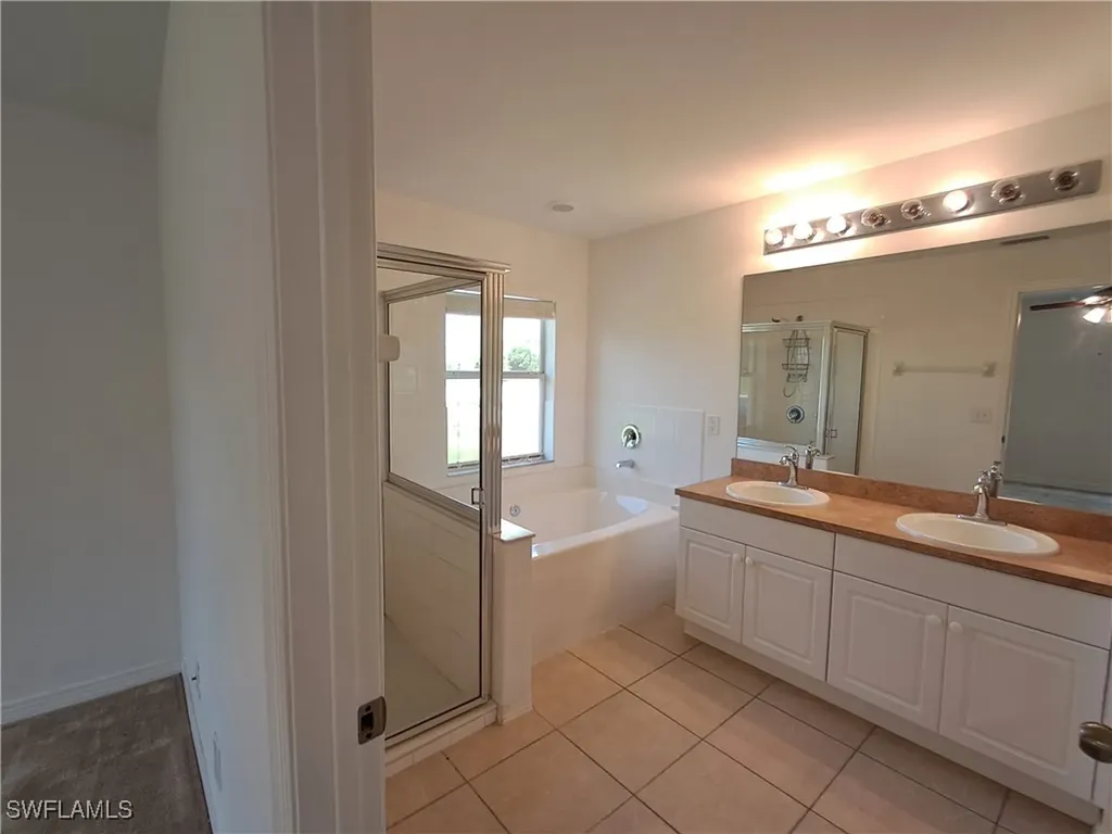 1306 Diplomat Parkway W Cape Coral FL 33993