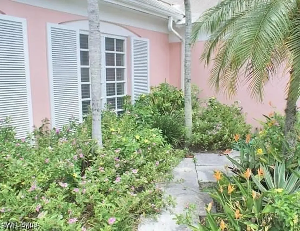 320 Gulf Shore Boulevard S Naples FL 34102-8629