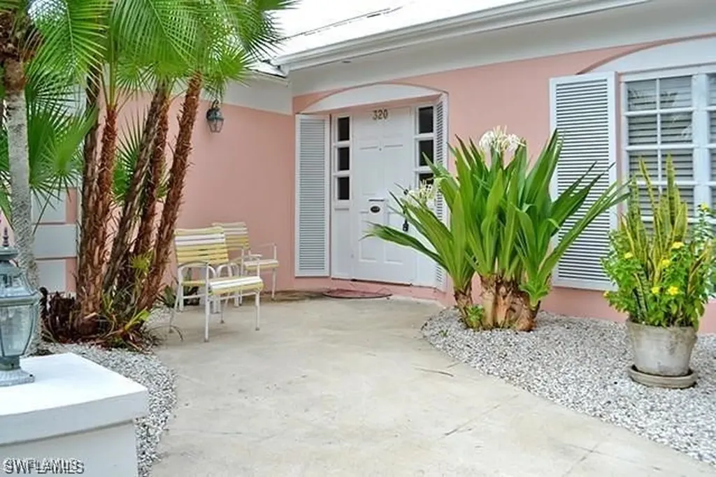 320 Gulf Shore Boulevard S Naples FL 34102-8629