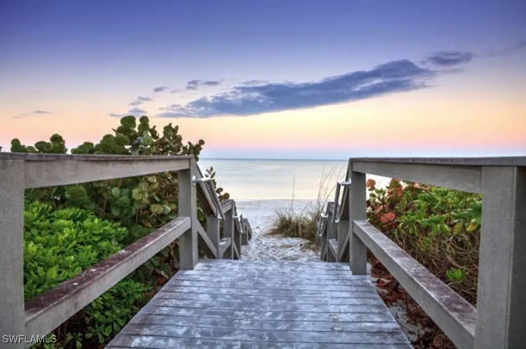320 Gulf Shore Boulevard S Naples FL 34102-8629