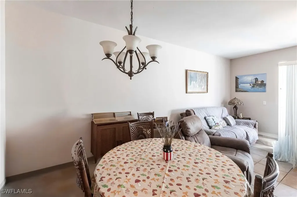 3647 Pine Oak Circle Fort Myers FL 33916