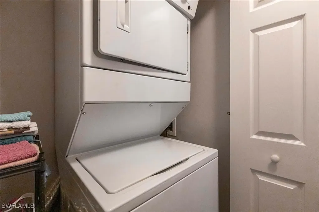 3647 Pine Oak Circle Fort Myers FL 33916