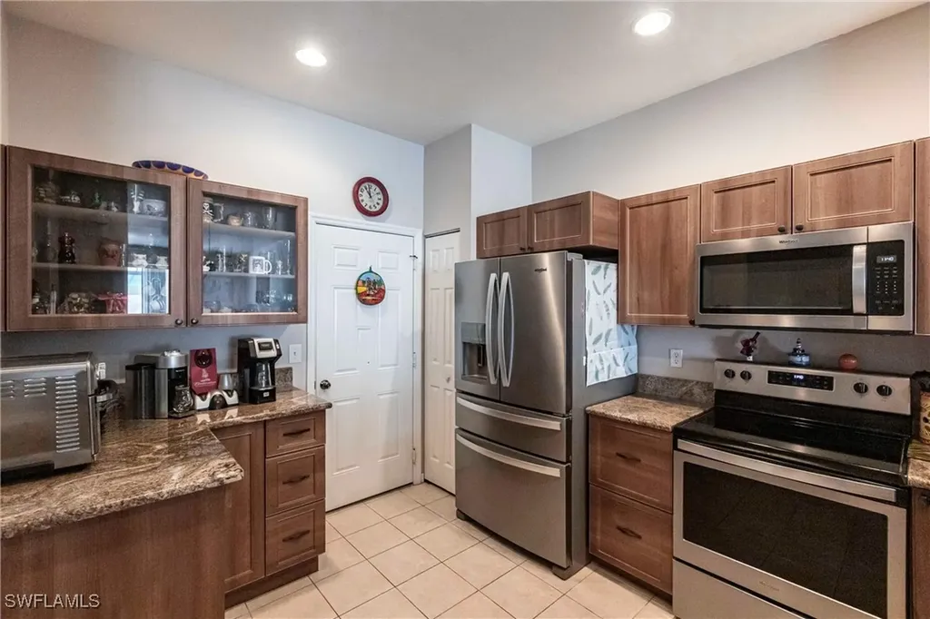 3647 Pine Oak Circle Fort Myers FL 33916