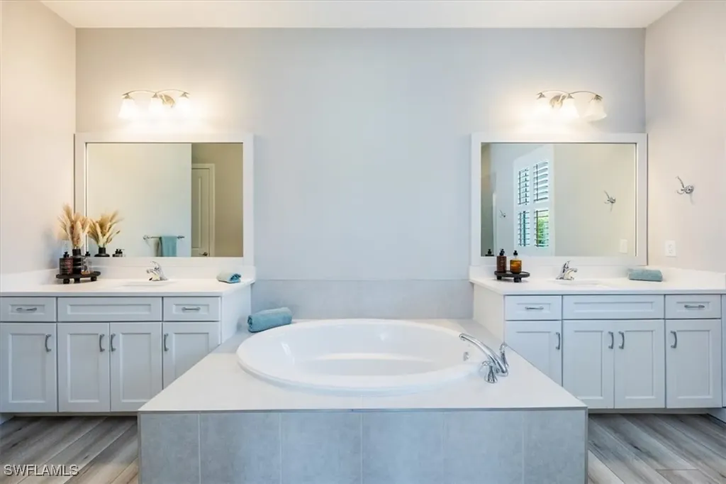 9088 Caicos Way Naples FL 34114