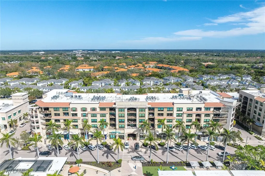 9115 Strada Place Naples FL 34108