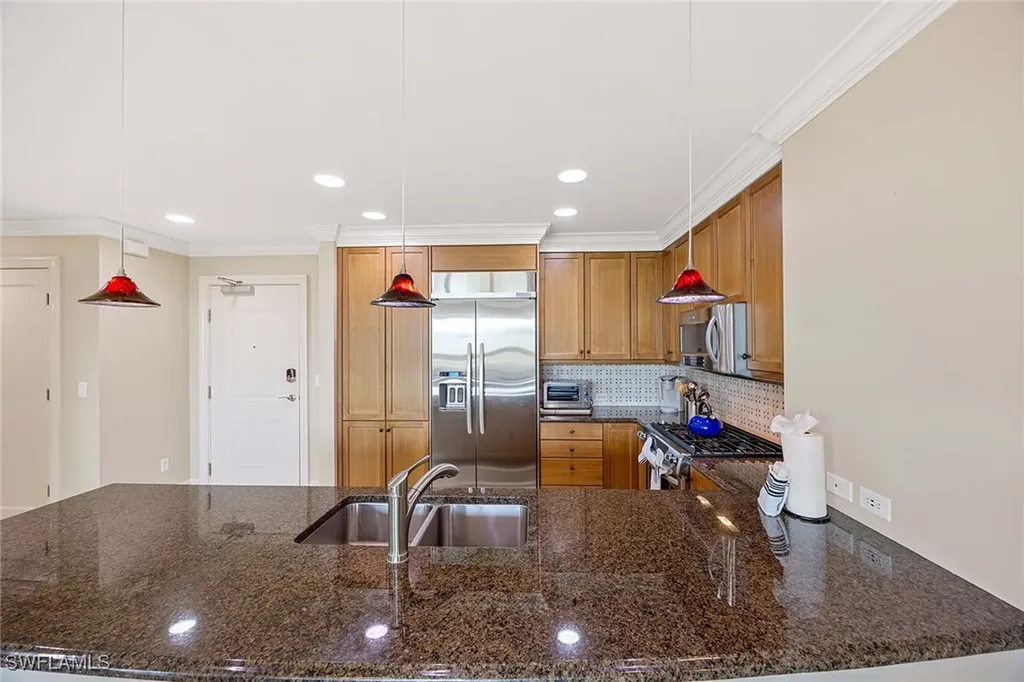 9115 Strada Place Naples FL 34108