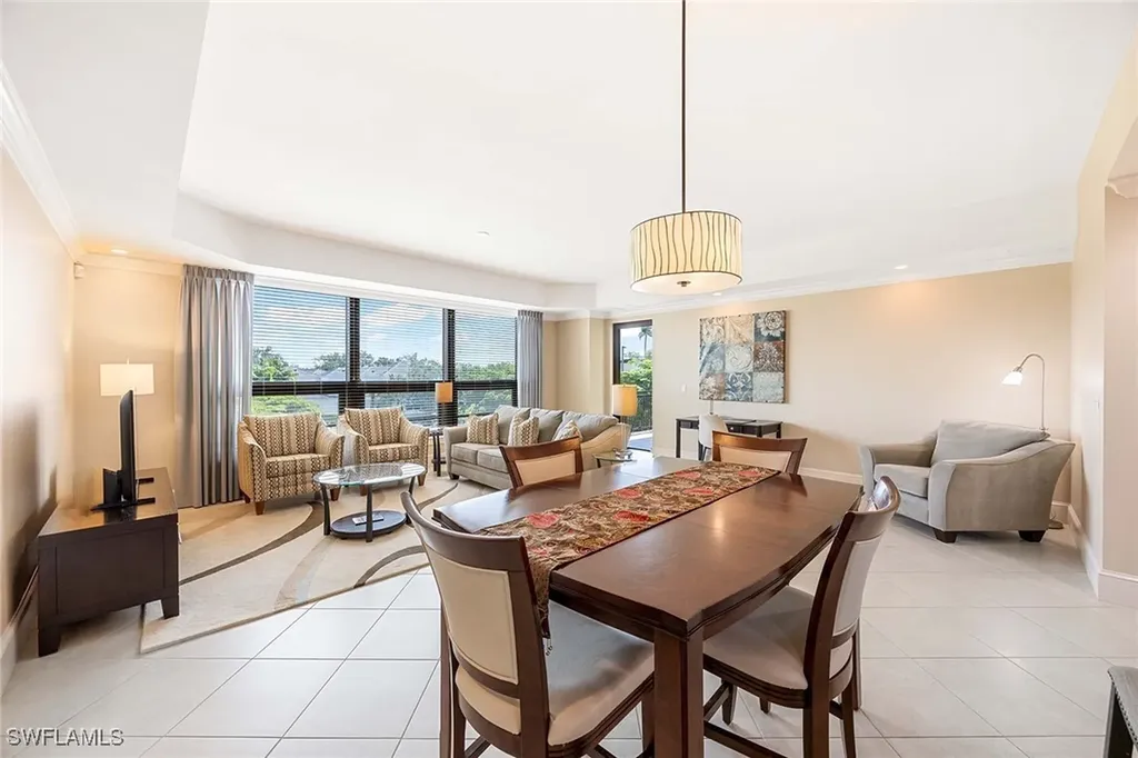 9115 Strada Place Naples FL 34108