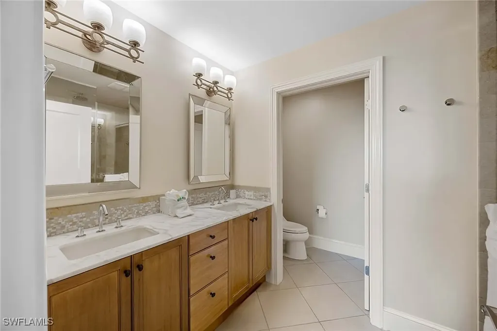 9115 Strada Place Naples FL 34108
