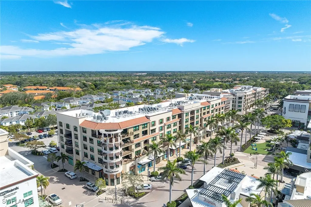 9115 Strada Place Naples FL 34108