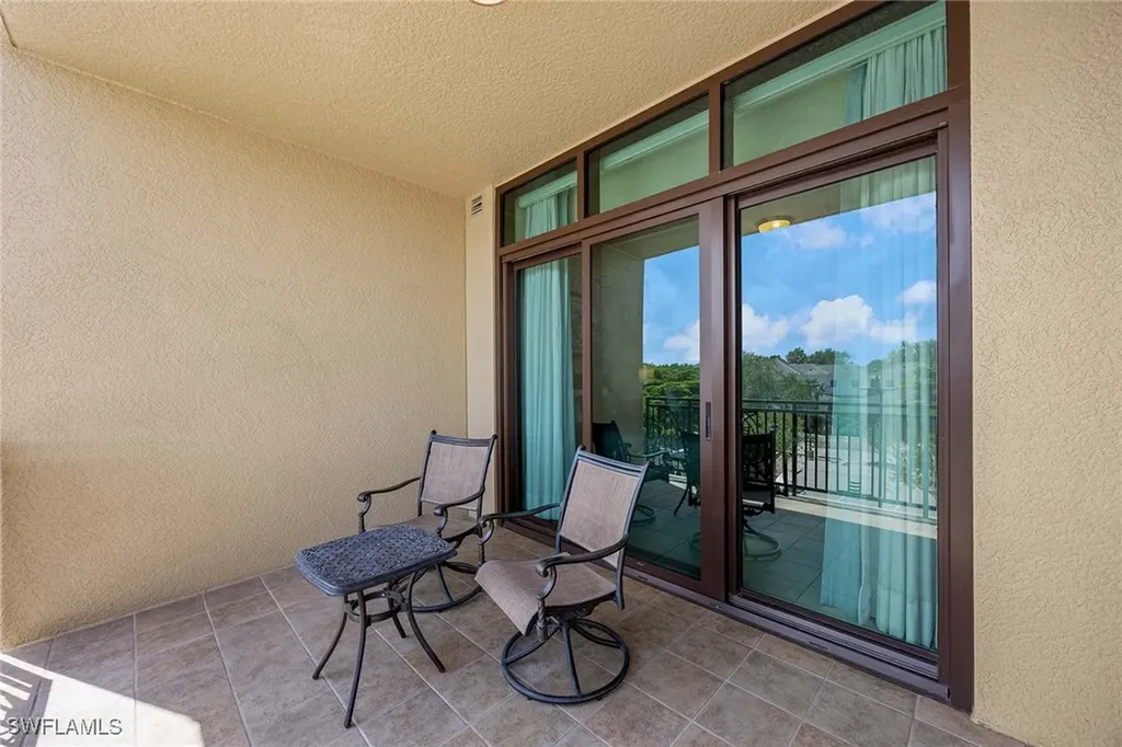 9115 Strada Place Naples FL 34108