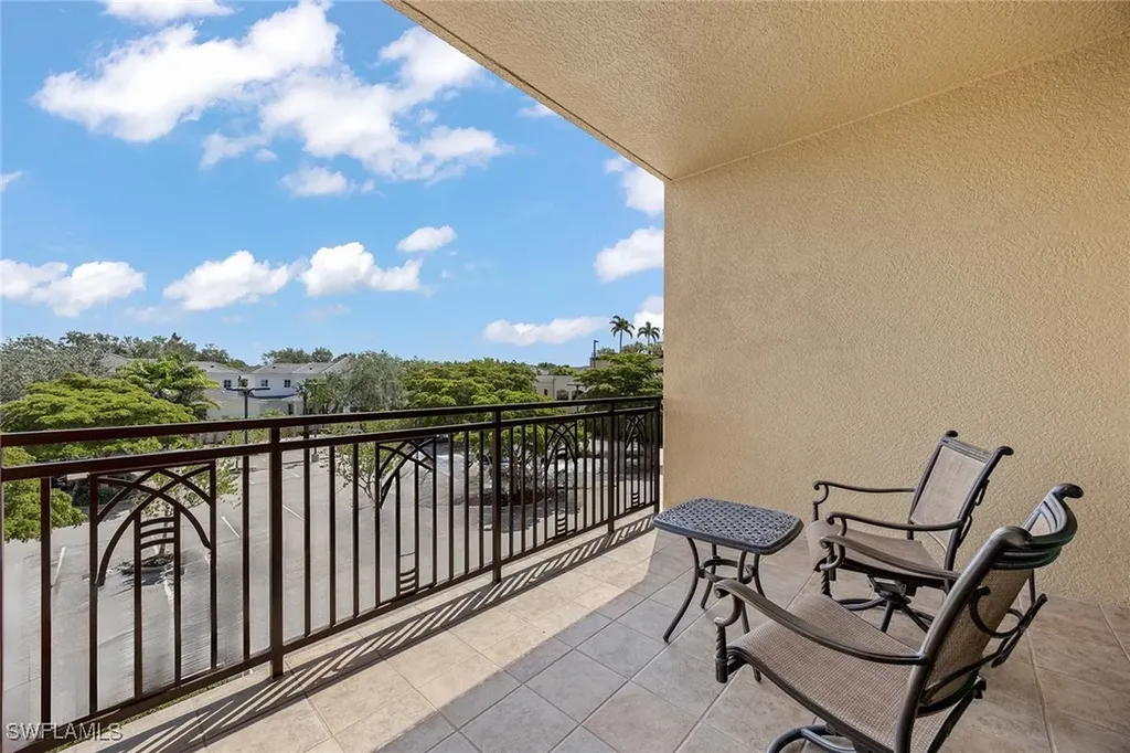 9115 Strada Place Naples FL 34108