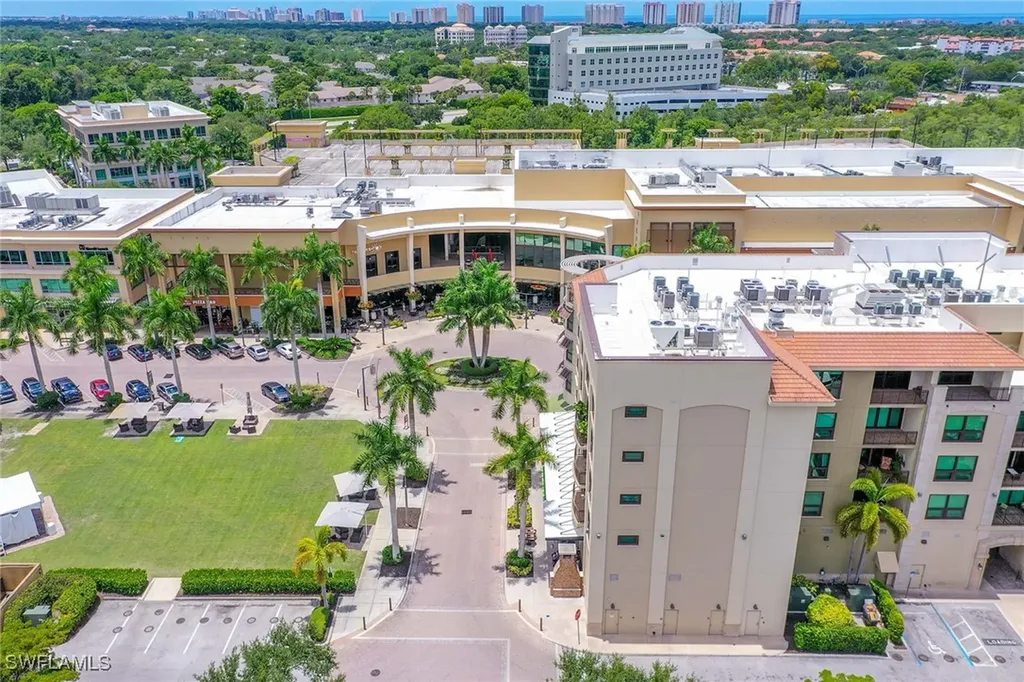 9115 Strada Place Naples FL 34108