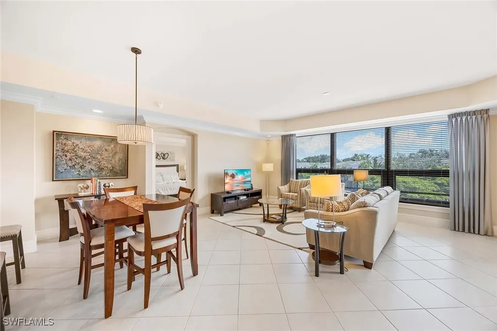 9115 Strada Place Naples FL 34108