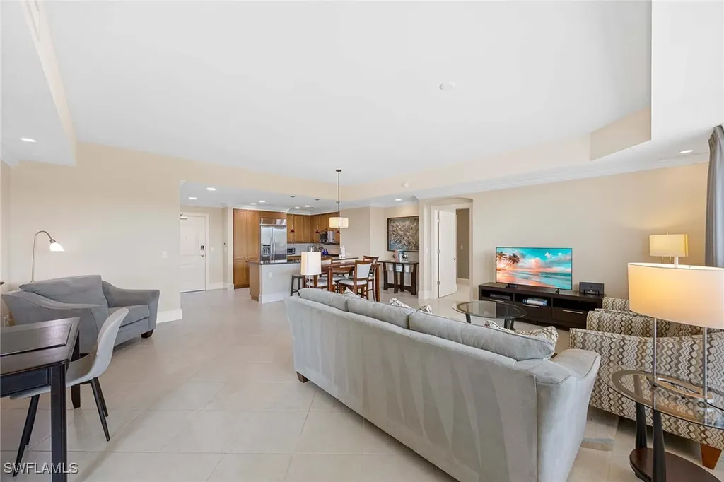 9115 Strada Place Naples FL 34108
