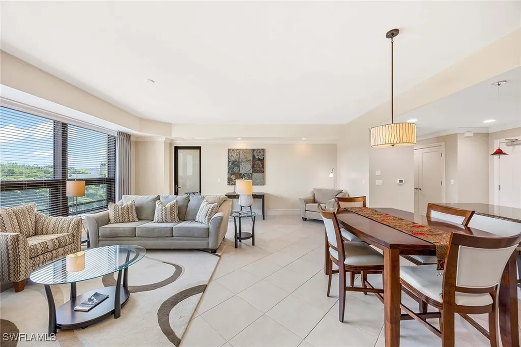 9115 Strada Place Naples FL 34108