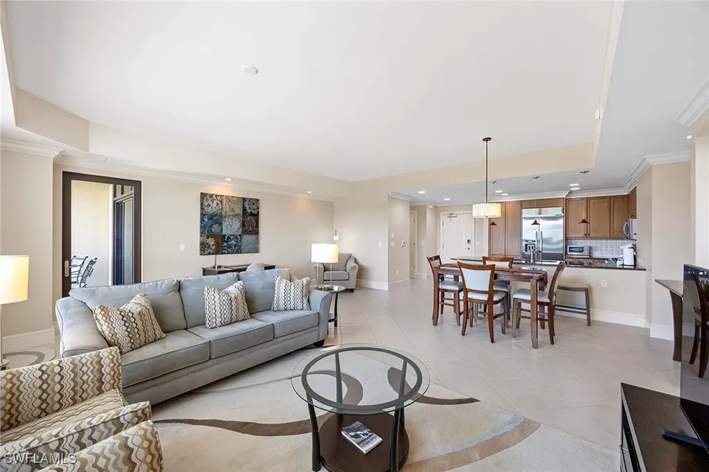 9115 Strada Place Naples FL 34108