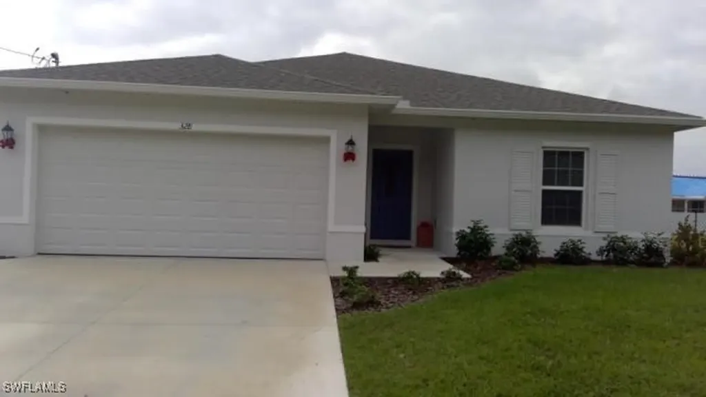 328 Jacaranda Parkway E Cape Coral FL 33909