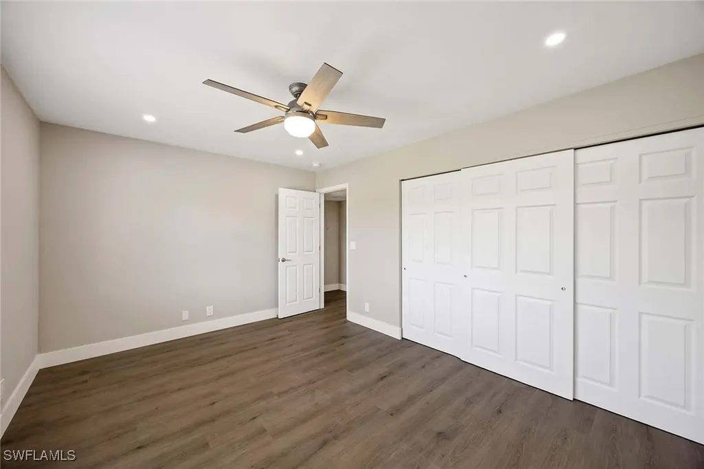 707 Neapolitan Way Naples FL 34103