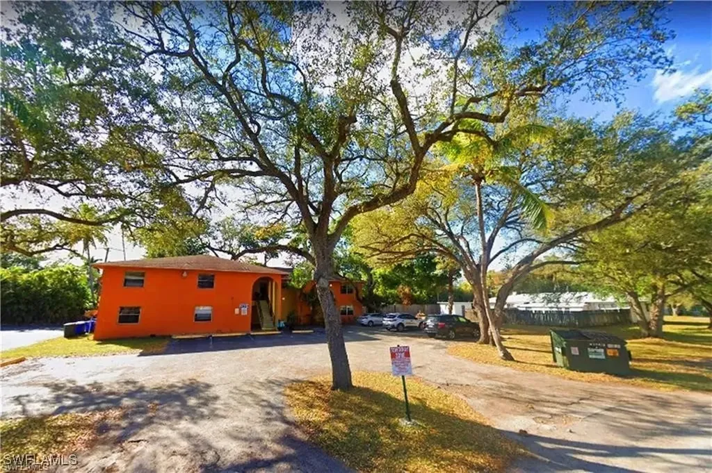 2524 Congress Street Fort Myers FL 33901