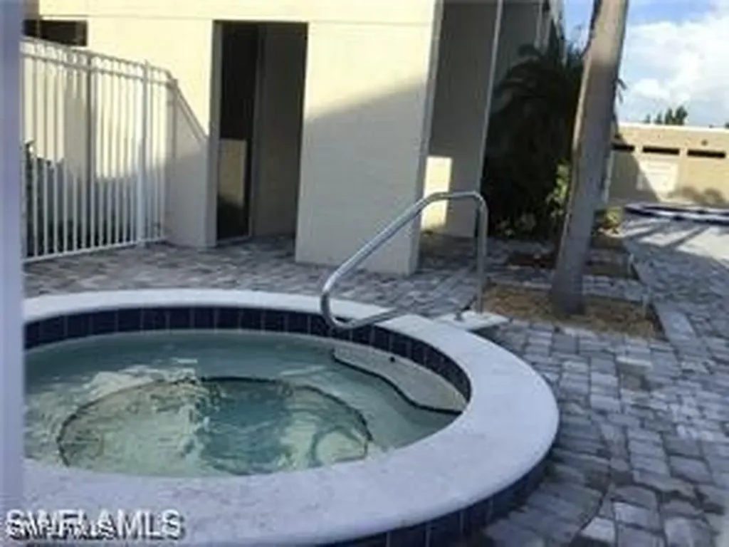 124 Santa Clara Drive Naples FL 34104