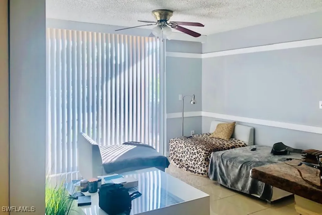 1185 Wildwood Lakes Boulevard Naples FL 34104