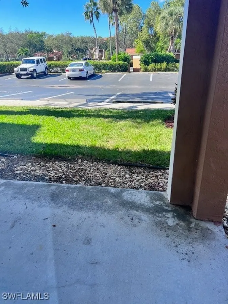 1185 Wildwood Lakes Boulevard Naples FL 34104