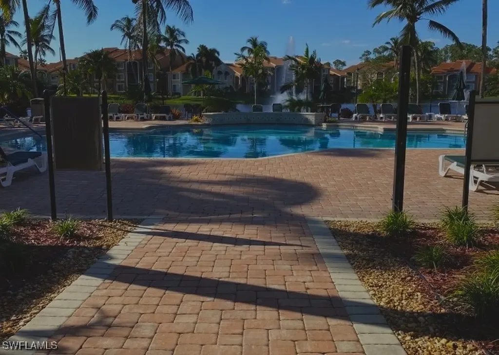 1185 Wildwood Lakes Boulevard Naples FL 34104