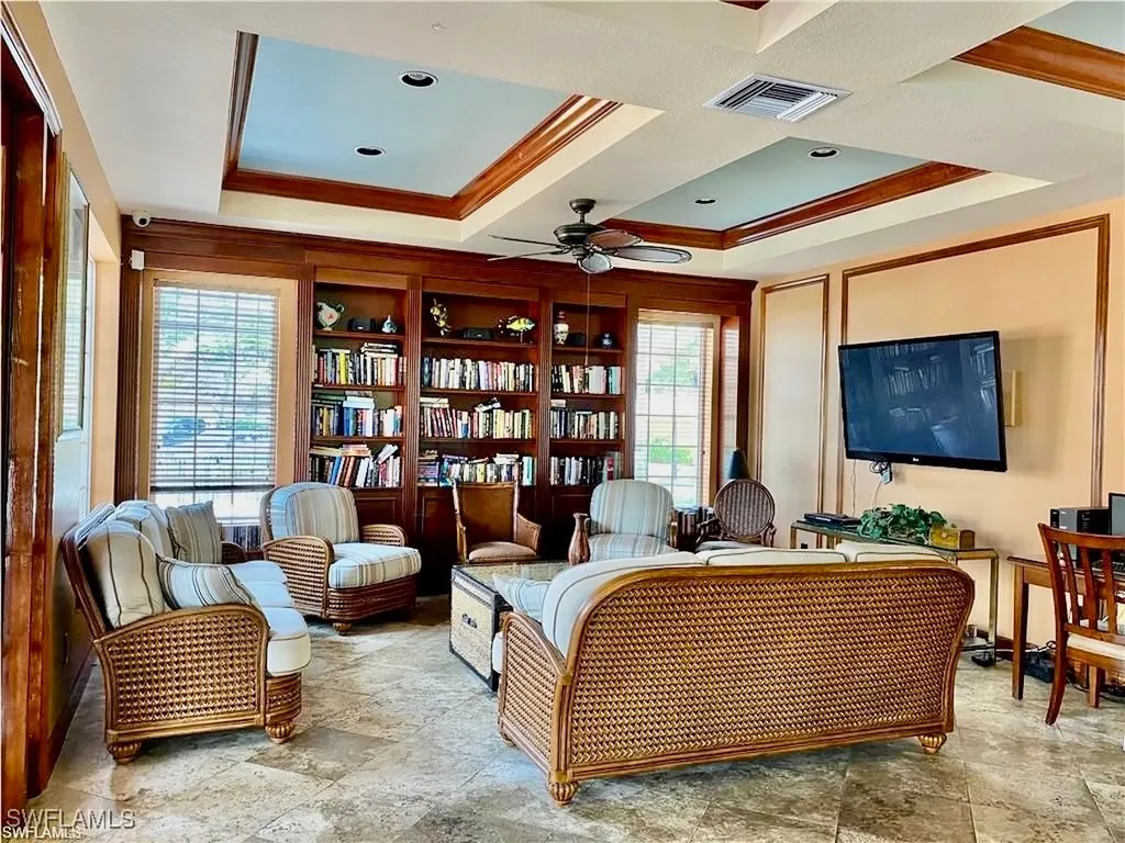 1185 Wildwood Lakes Boulevard Naples FL 34104